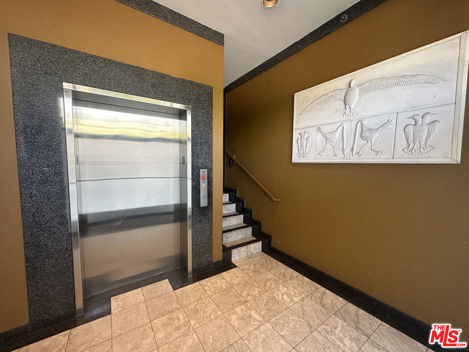 8614 Burton Way Unit: 104