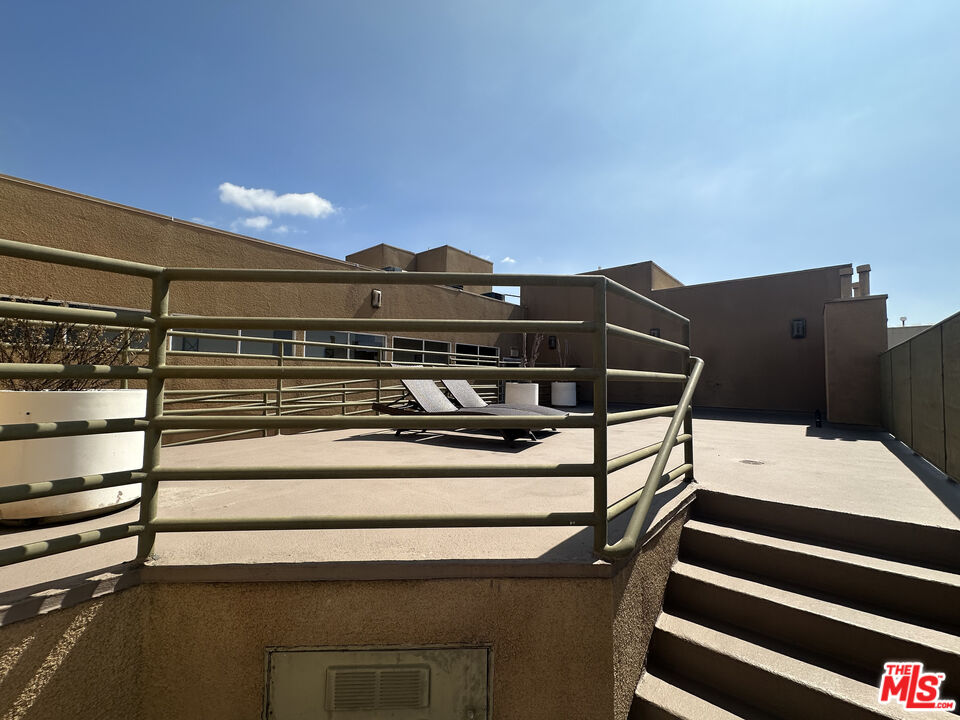 8614 Burton Way Unit: 104