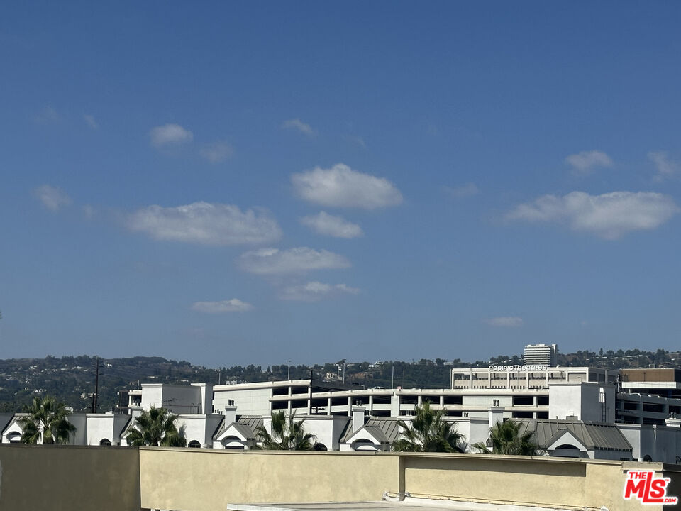 8614 Burton Way Unit: 104