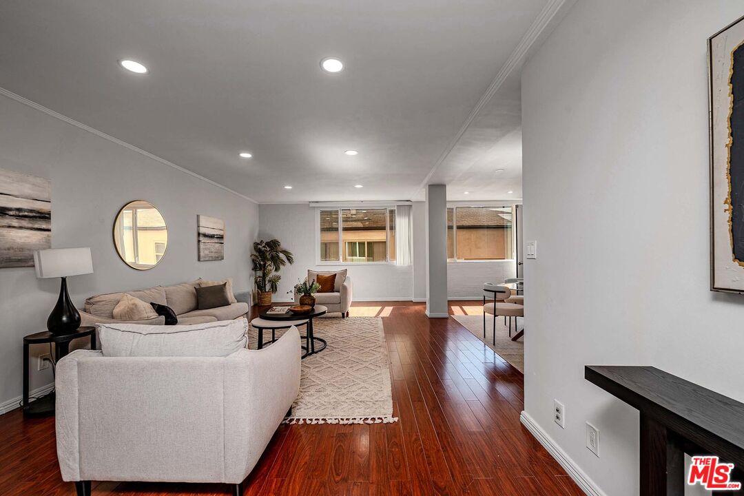 540 Kelton Ave Unit: 105