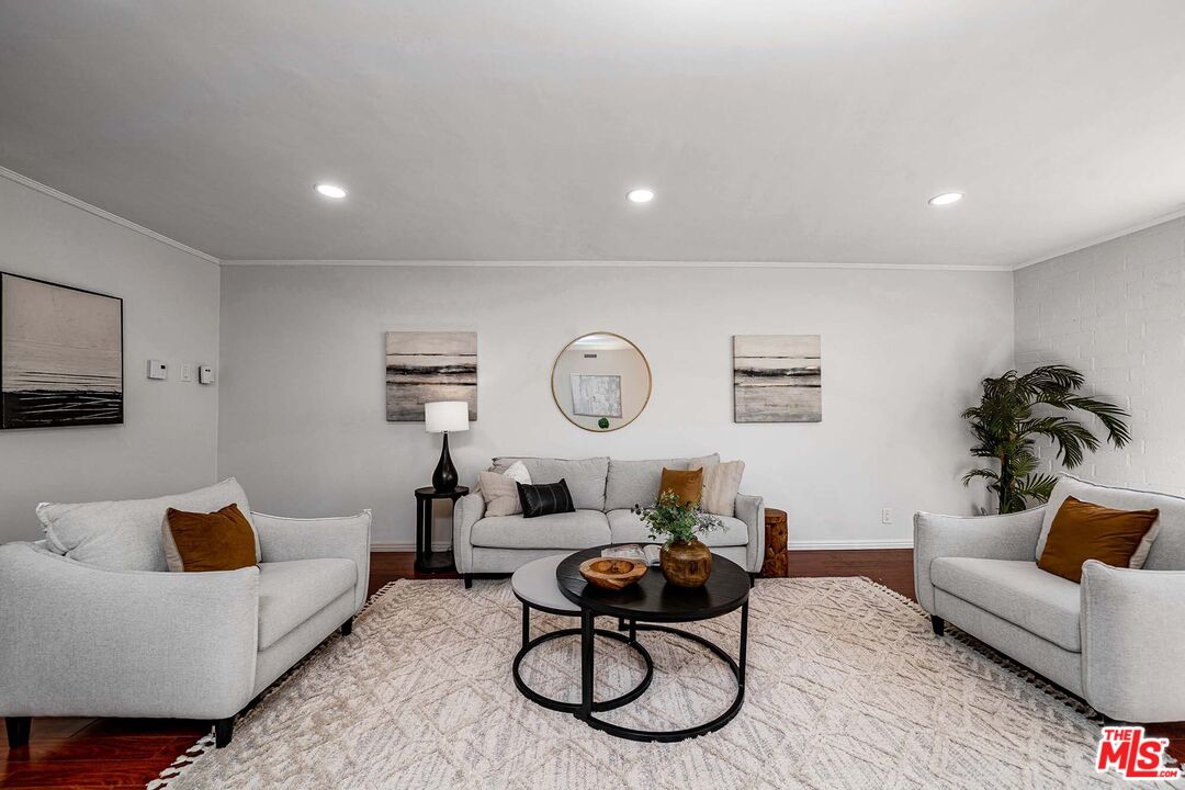 540 Kelton Ave Unit: 105