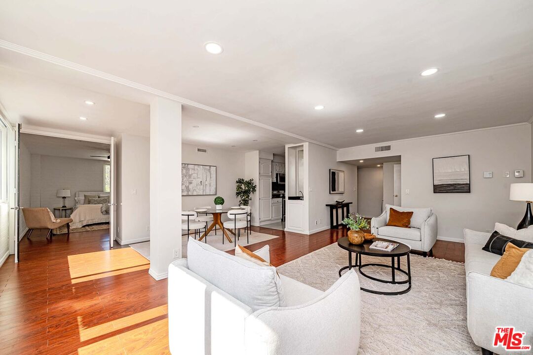 540 Kelton Ave Unit: 105