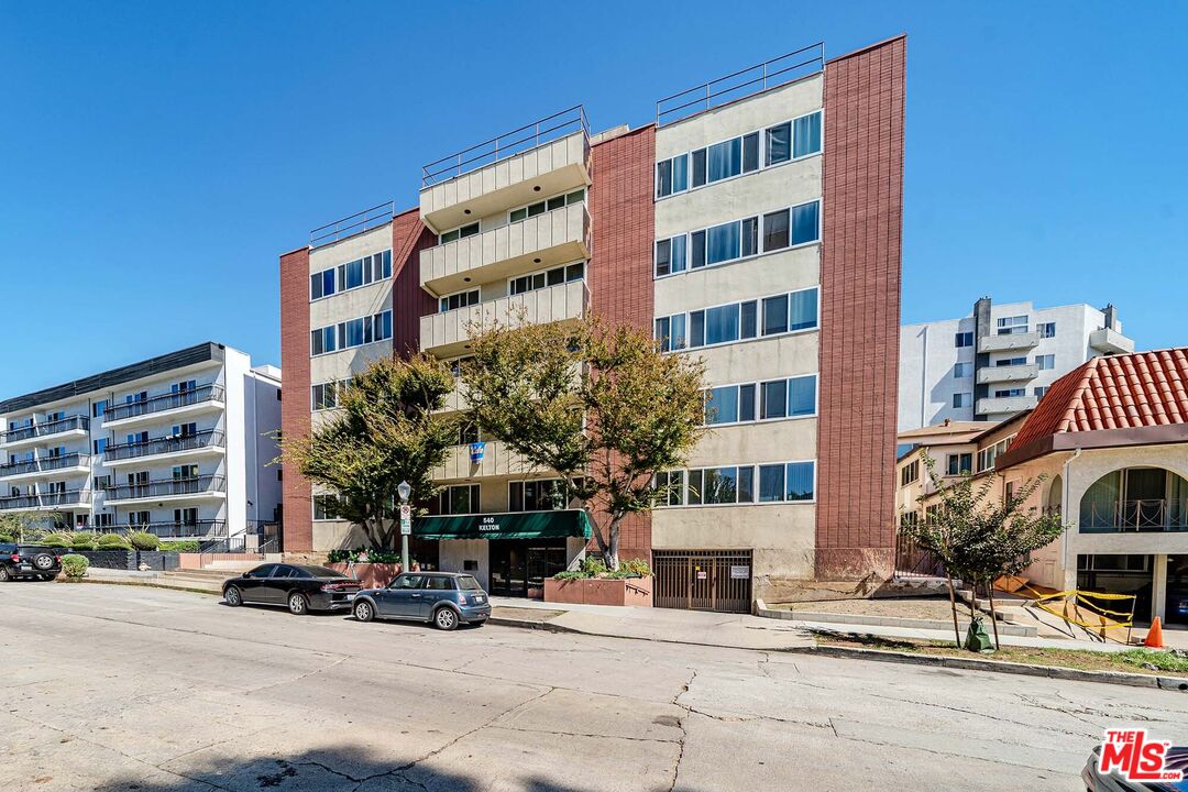 540 Kelton Ave Unit: 105