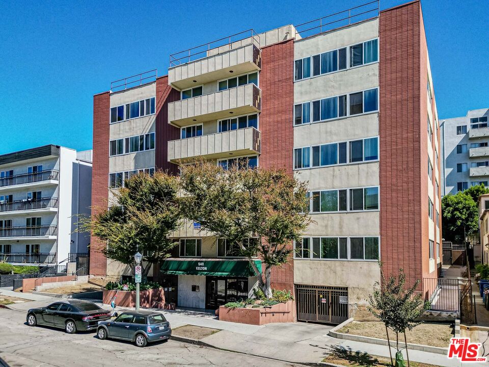 540 Kelton Ave Unit: 105