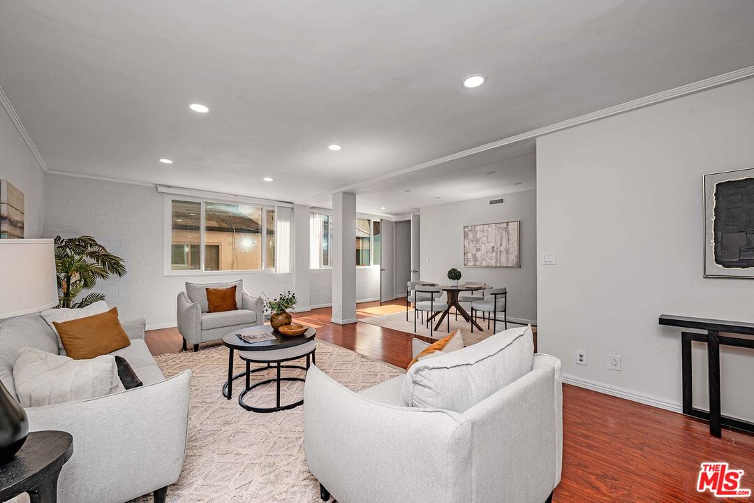 540 Kelton Ave Unit: 105
