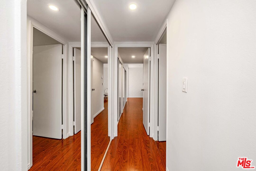 540 Kelton Ave Unit: 105