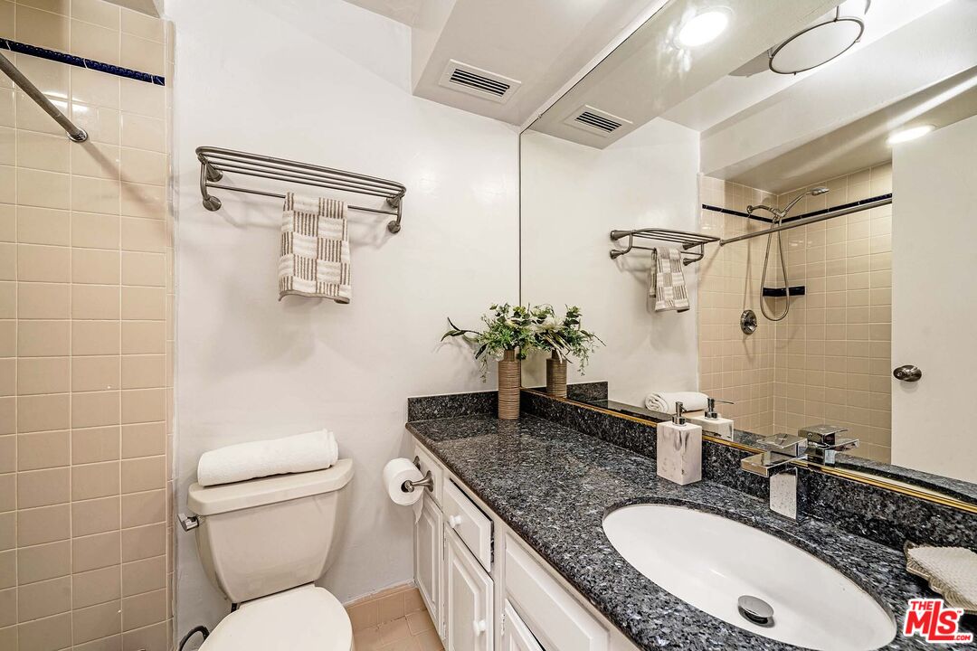 540 Kelton Ave Unit: 105