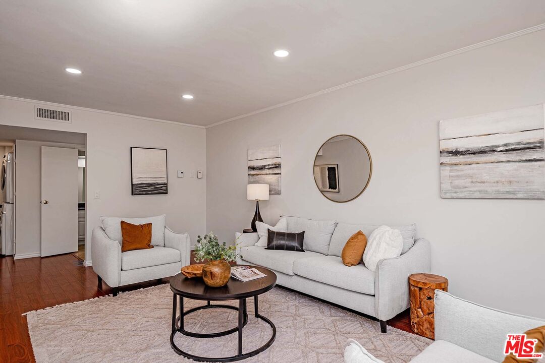 540 Kelton Ave Unit: 105