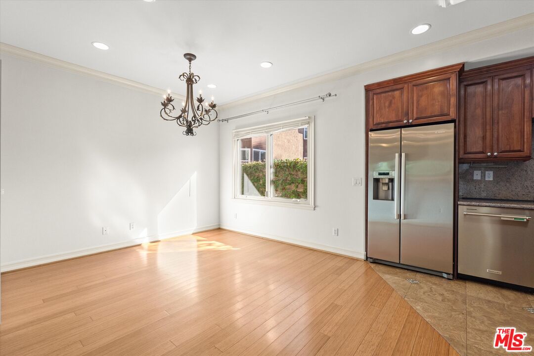 272 N Chester Ave Unit: 105