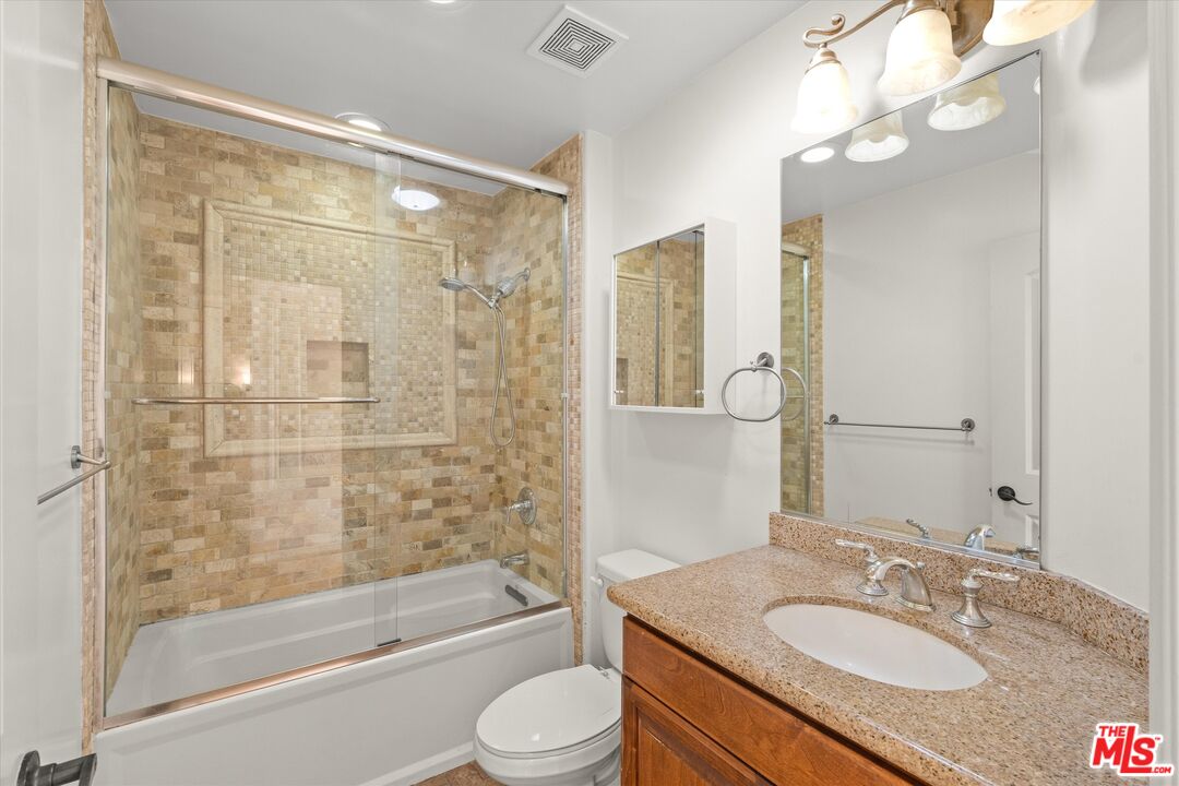 272 N Chester Ave Unit: 105