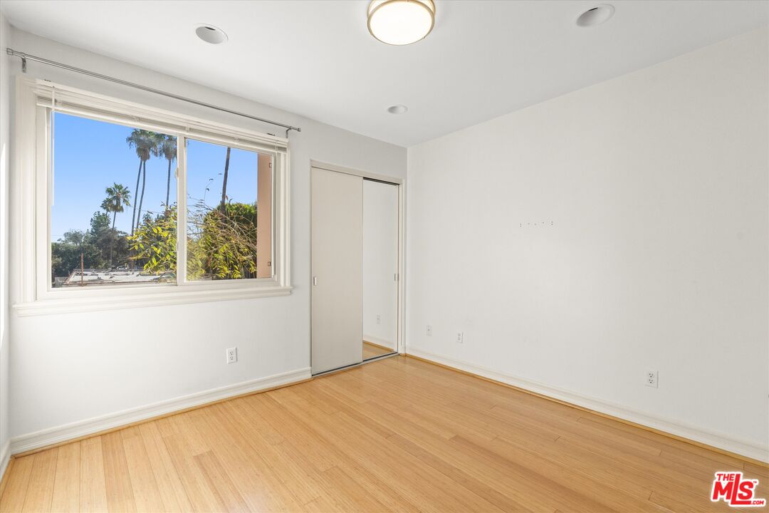 272 N Chester Ave Unit: 105