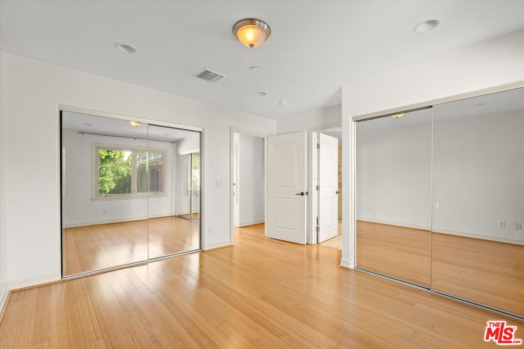 272 N Chester Ave Unit: 105