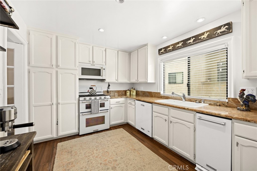 137 E Sierra Madre Boulevard E