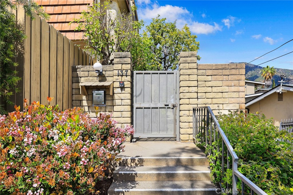 137 E Sierra Madre Boulevard E