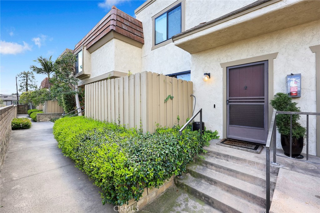 137 E Sierra Madre Boulevard E