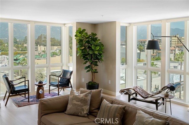 39 S Los Robles Unit: 5007