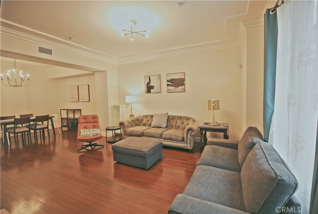 978 S Marengo Avenue 114