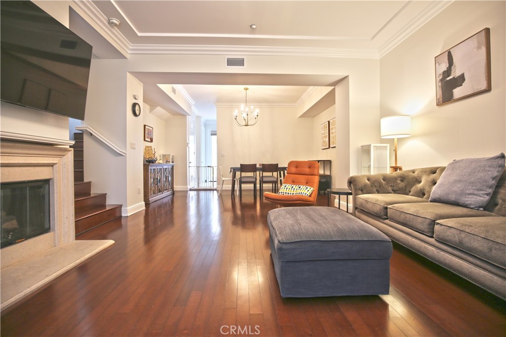 978 S Marengo Avenue 114