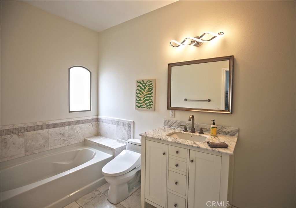 978 S Marengo Avenue 114