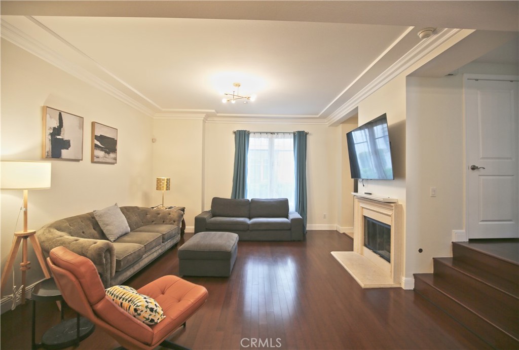 978 S Marengo Avenue 114