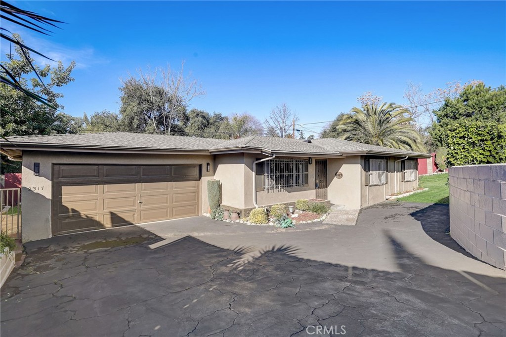 2317 Navarro Avenue