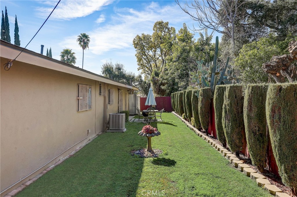 2317 Navarro Avenue