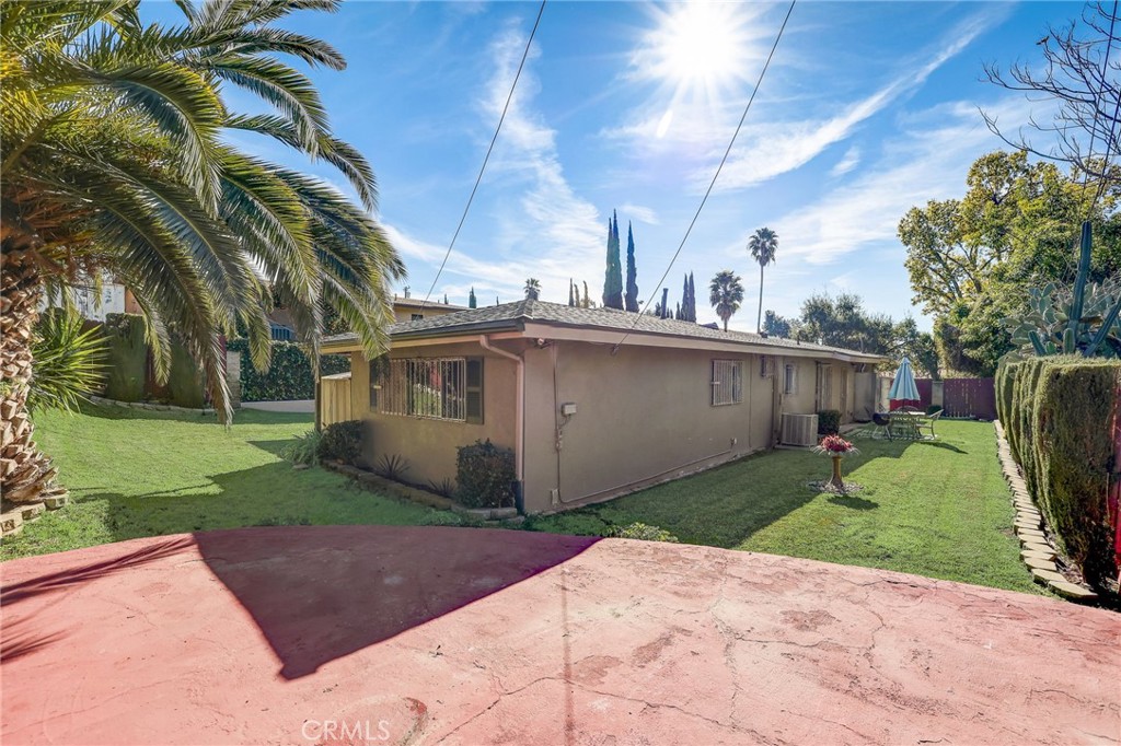 2317 Navarro Avenue