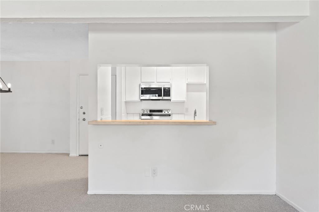 5460 White Oak Avenue E203