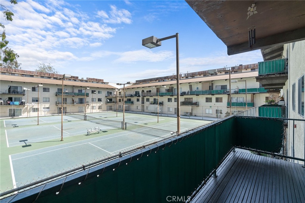 5460 White Oak Avenue E203