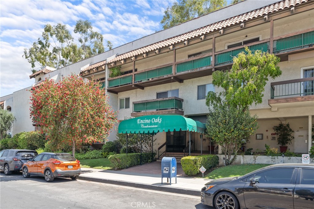 5460 White Oak Avenue E203