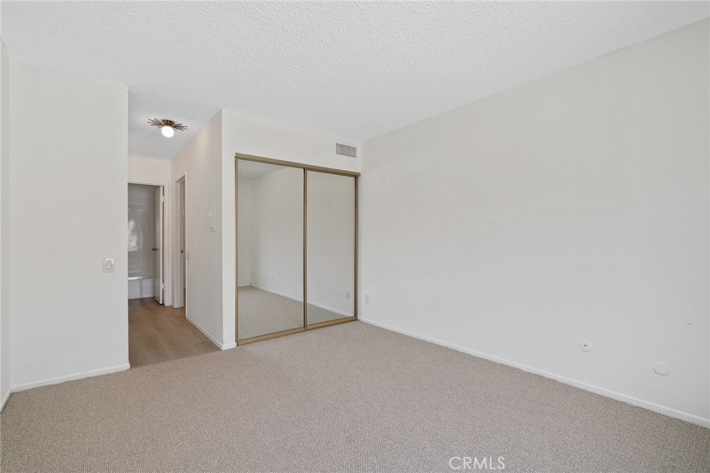 5460 White Oak Avenue E203