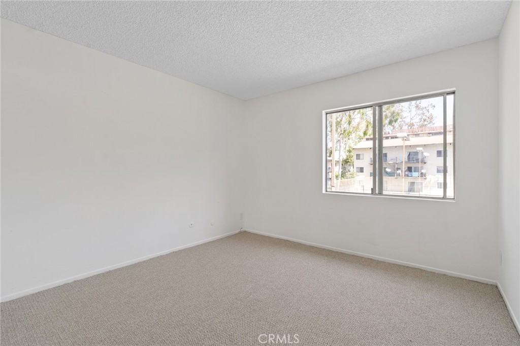 5460 White Oak Avenue E203