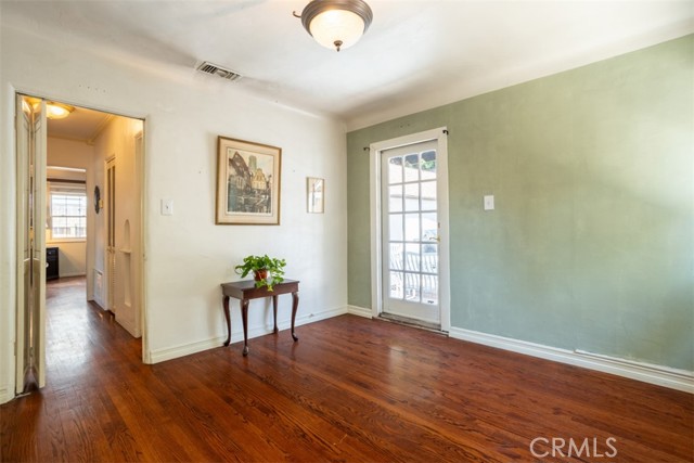 4928 Willowcrest Avenue