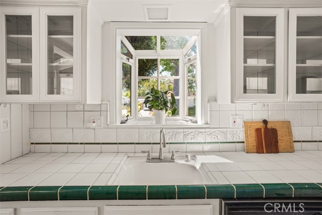 4928 Willowcrest Avenue