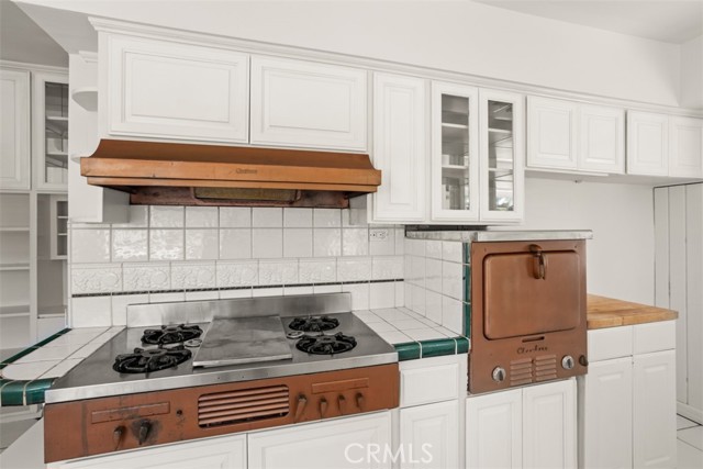 4928 Willowcrest Avenue