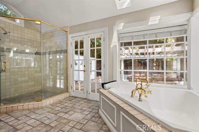 4928 Willowcrest Avenue