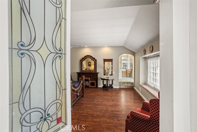 4928 Willowcrest Avenue