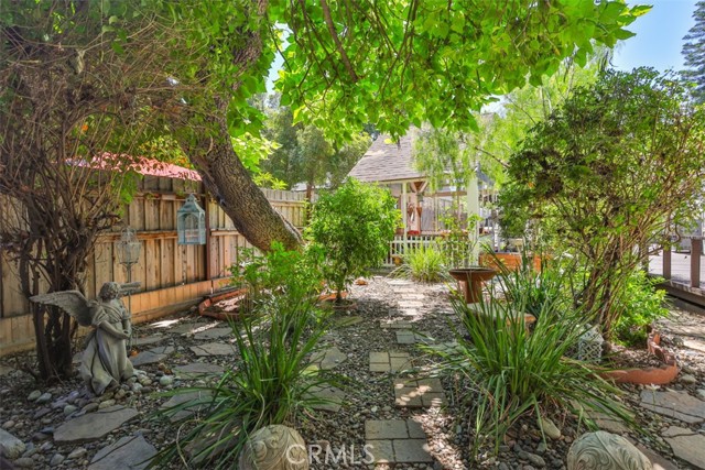 4928 Willowcrest Avenue