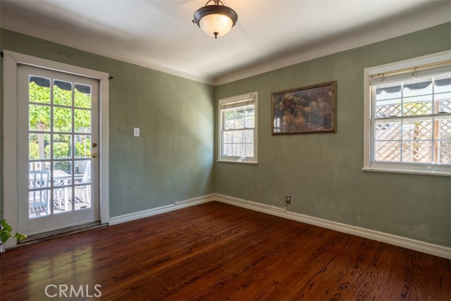 4928 Willowcrest Avenue