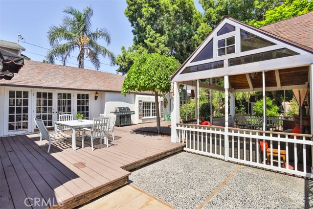 4928 Willowcrest Avenue