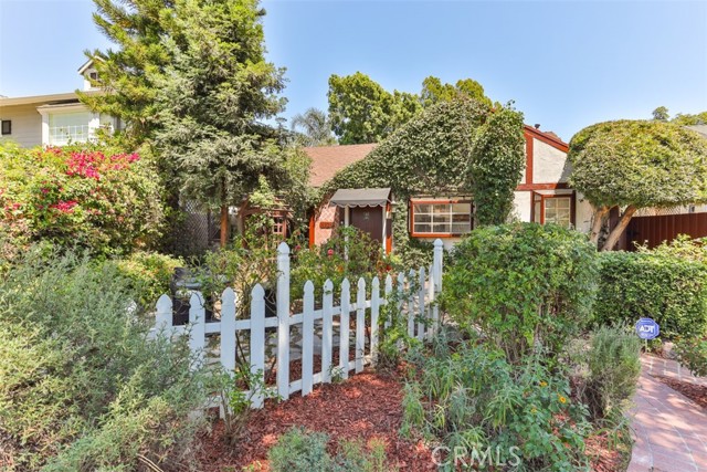 4928 Willowcrest Avenue