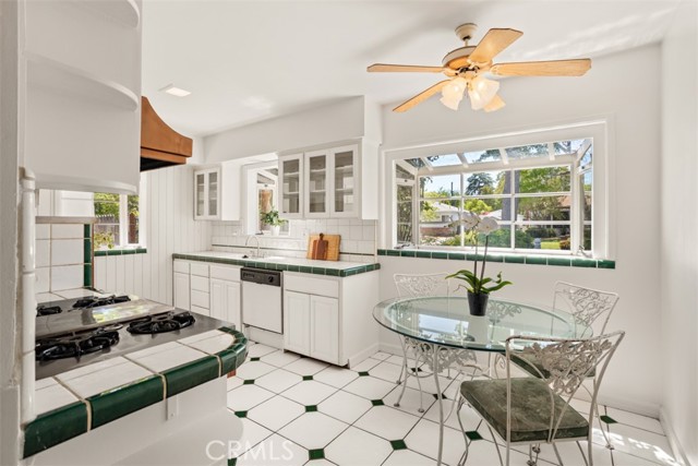 4928 Willowcrest Avenue