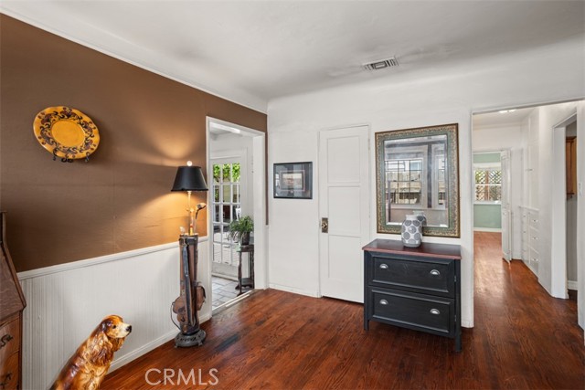 4928 Willowcrest Avenue