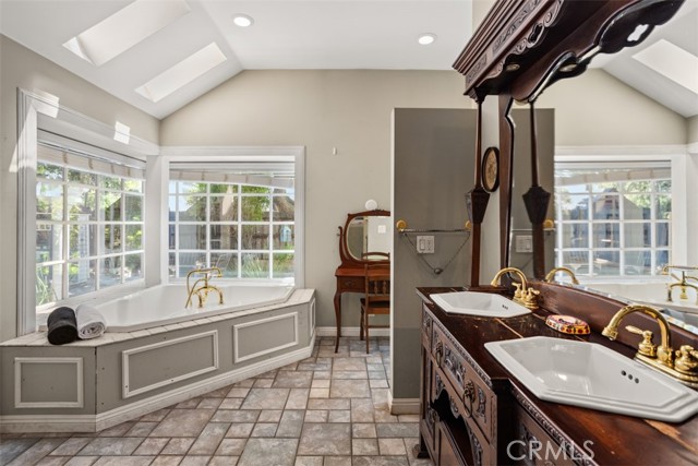 4928 Willowcrest Avenue