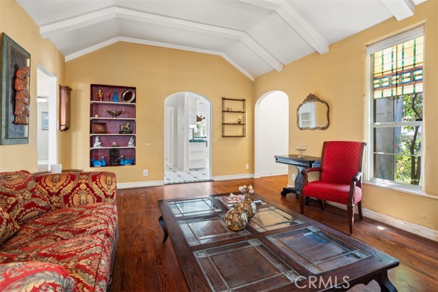 4928 Willowcrest Avenue