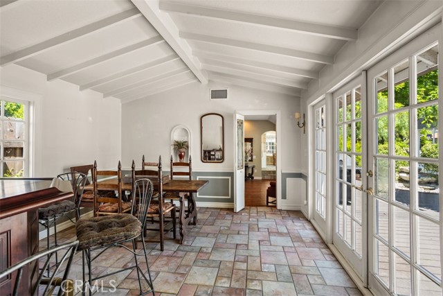 4928 Willowcrest Avenue