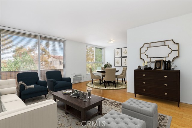 525 N Sycamore AVE Unit: 330