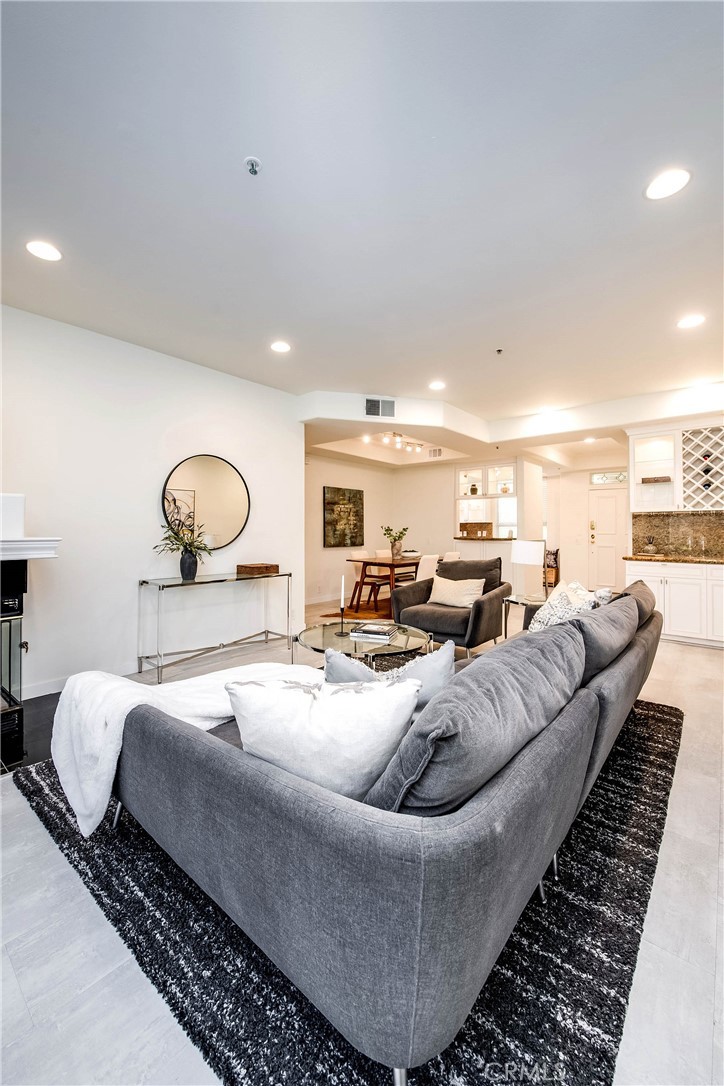 10824 Bloomfield Street 106