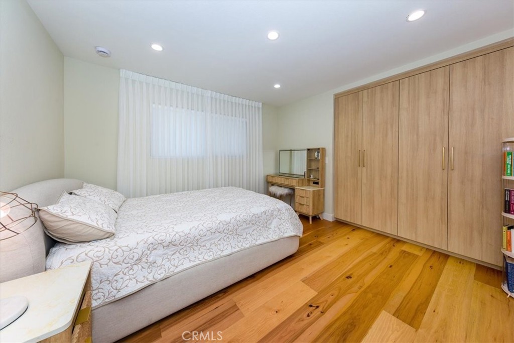 16901 Pineridge