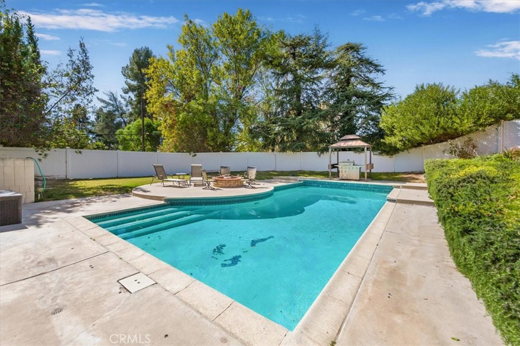16901 Pineridge